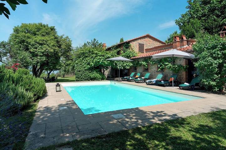 Villa pour 6 personnes, avec jacuzzi et jardin à Montevarchi