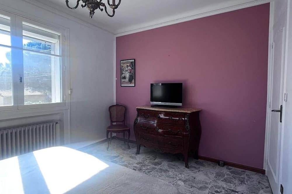 La Bastide des Gayants : garden, swimming pool, wifi in Le Luc, Draguignan region