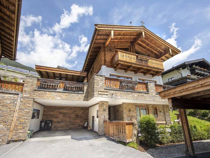 Chalet für 10 Personen, mit Sauna und Balkon sowie Pool, kinderfreundlich
