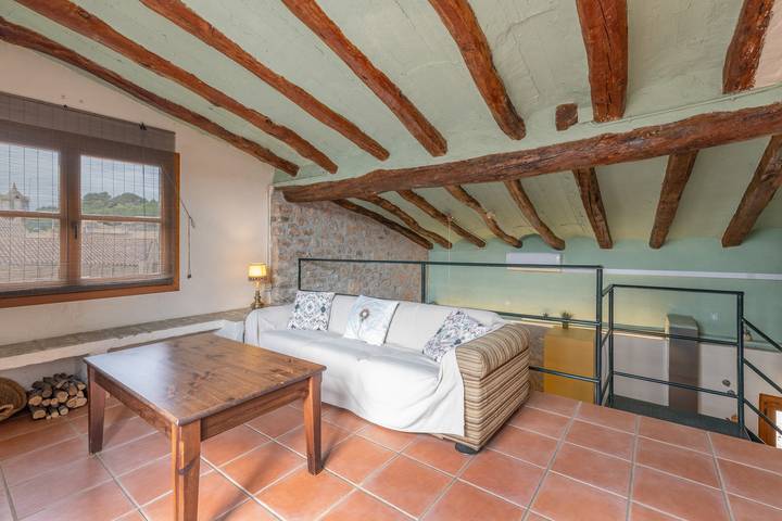 Apartment 'Cal Capdevila Verd' with Mountain View, Wi-Fi and Air Conditioning in Pira, Tarragona Provins