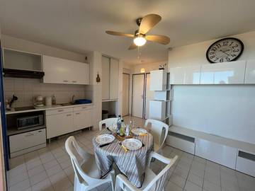 Appartement De Vacances pour 4 Personnes dans Saint Pierre la Mer, Fleury, Photo 1