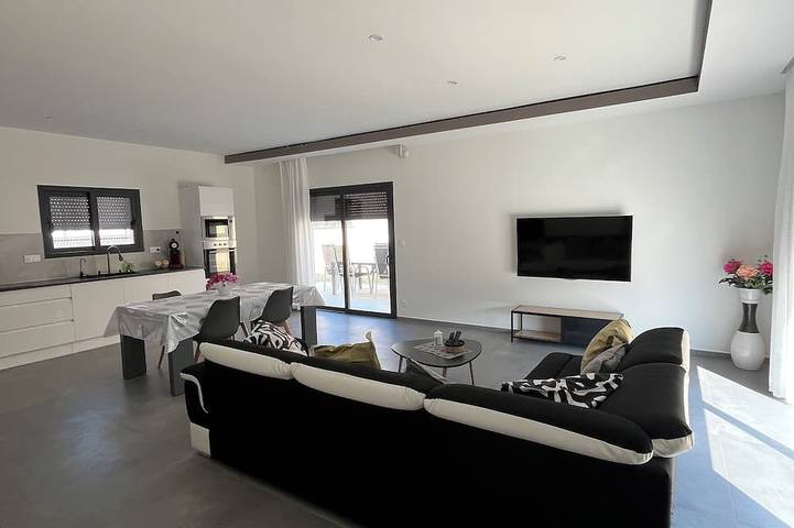 Location de vacances pour 8 personnes, animaux acceptés à Les Tourrettes