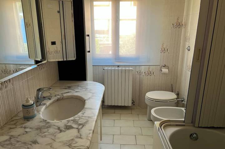 Appartement entier, Family apartment on the Adriatic - 5 min to the beach, terrace, parking lot. in Lido di Fermo, Fermo
