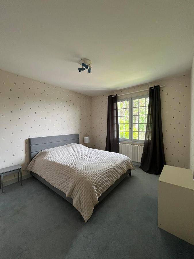 Location de vacances pour 12 personnes, avec terrasse et jardin, animaux acceptés à Saint-Florentin - 3