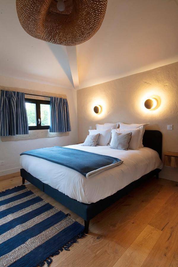 Chambre d’hôte pour 2 personnes, avec piscine ainsi que jardin et sauna