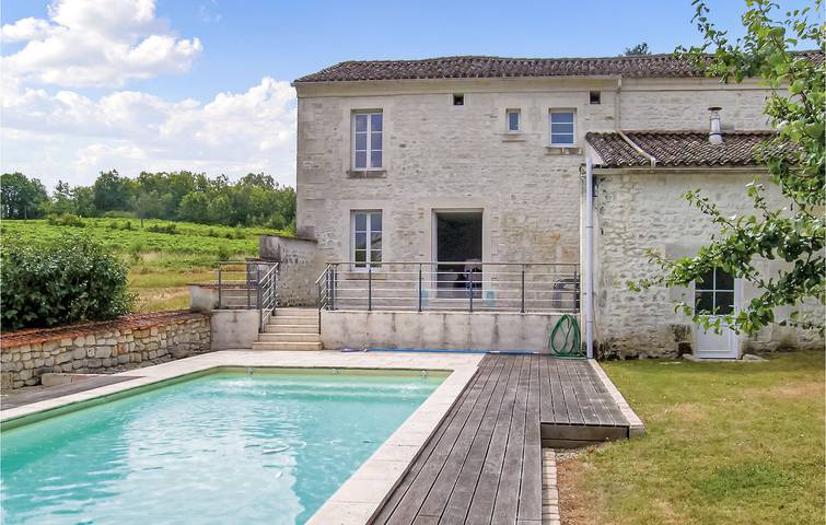 Maison de vacances pour 8 personnes, avec jardin ainsi que terrasse et piscine en Charente - 3
