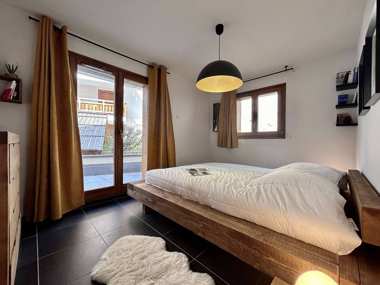 Ganze Wohnung, Helle 2-Zimmer-Wohnung mit Terrasse und privater Garage in Briançon in Briançon, Serre Chevalier