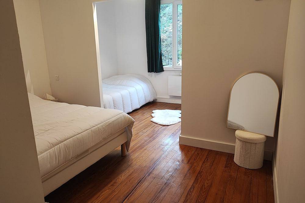 Ganze Wohnung, New in Ax Les Thermes! Large 118 m2 apartment 5 minutes from downtown in Ax-les-Thermes, Französische Pyrenäen