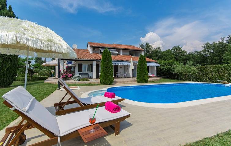 Ferienhaus für 8 Personen, mit Balkon/Terrasse und Pool in Nova Vas - 3