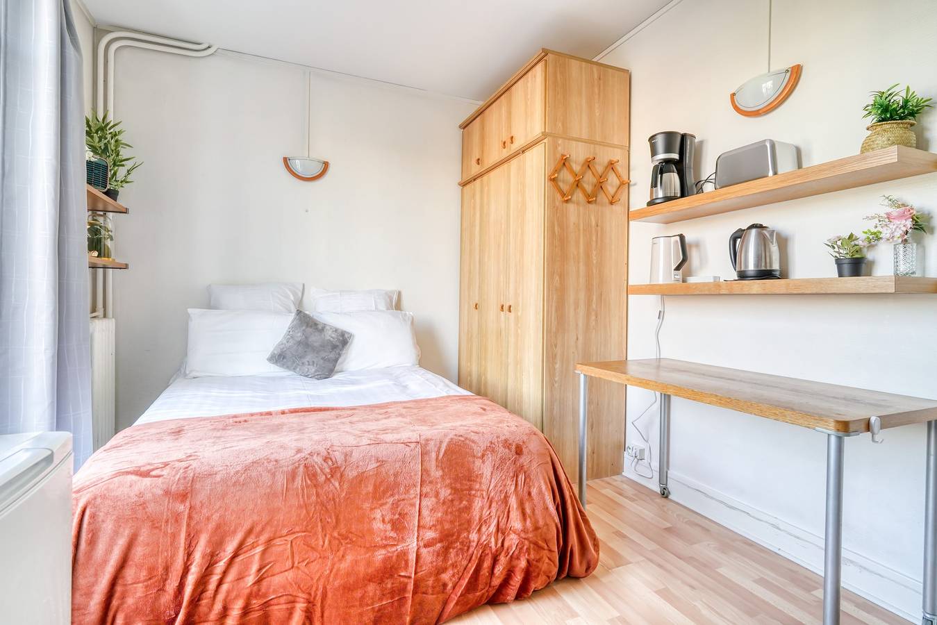 Entire apartment, Apartment 'Terrace and Comfort – Austerlitz' with Balcony and Wi-Fi in Paris, Ile de France