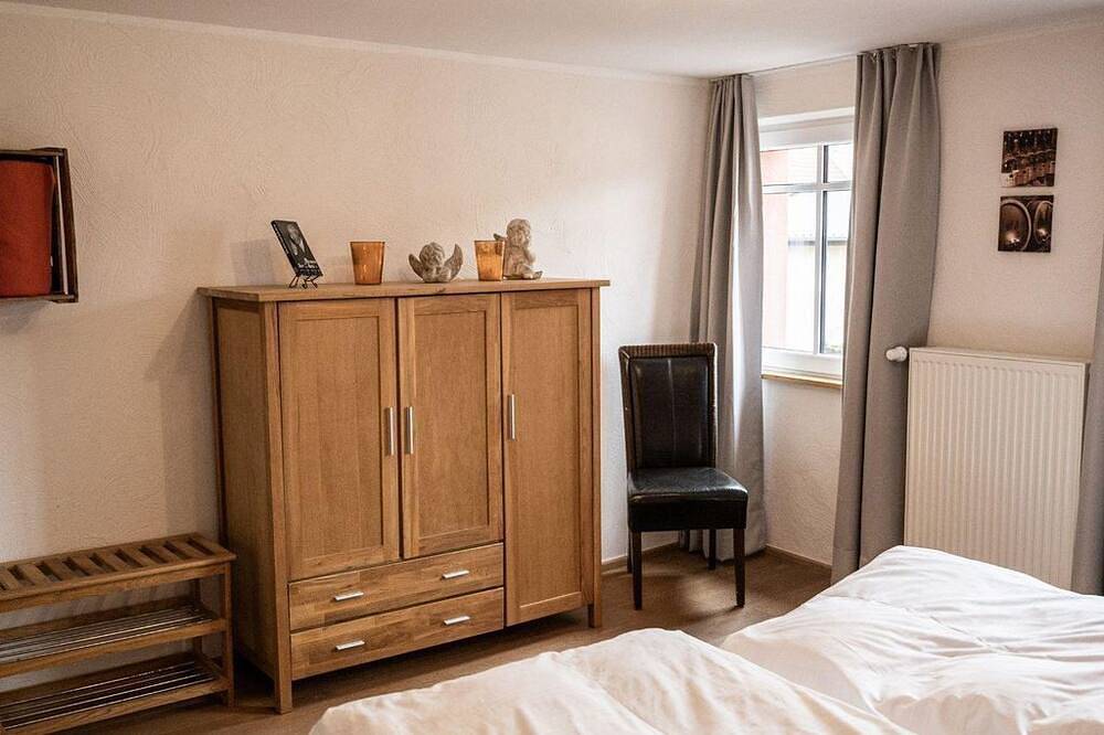Ganze Wohnung, Weingut Marx - Rotes Haus - Ferienwohnung Rotes Haus in Windesheim, Landkreis Bad Kreuznach