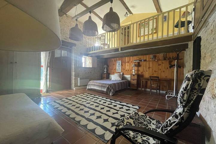 Location de vacances pour 8 personnes, avec jardin ainsi que balcon et jacuzzi à Champagne-Mouton - 4