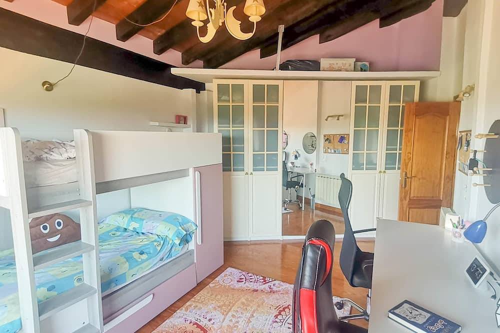 Magnificent house with incredible views in Liencres, Piélagos