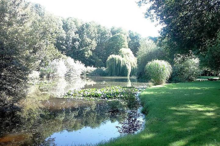 Location de vacances pour 5 personnes, avec jardin à Pommerit-le-Vicomte