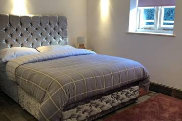 Glamping for 8 People in Stafford, Staffordshire, Photo 3