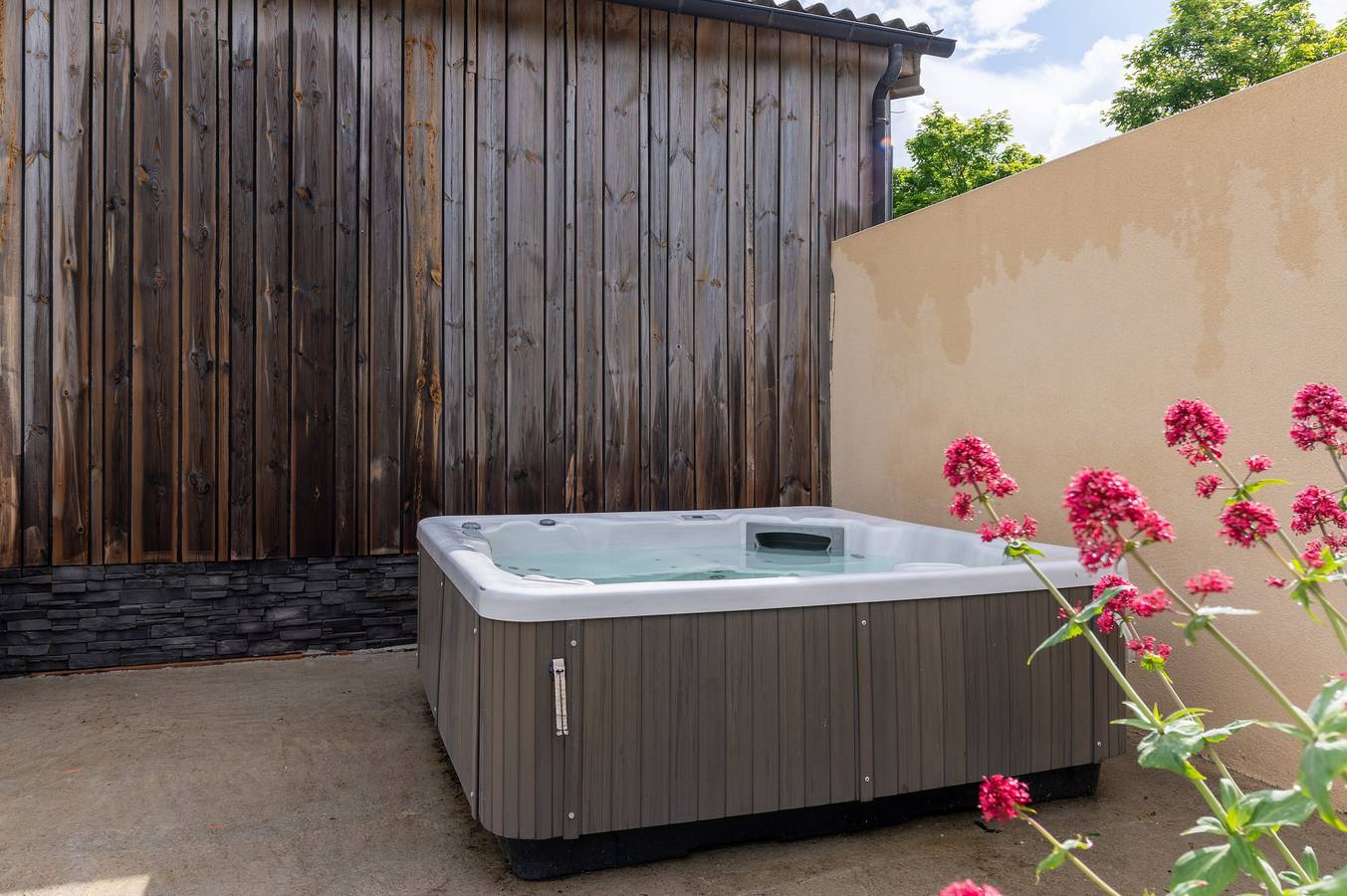 Ferienhaus 'Le Loft mit Whirlpool' mit privater Terrasse, Garten und Wlan in Saint-Gildas-de-Rhuys, Côte des Mégalithes
