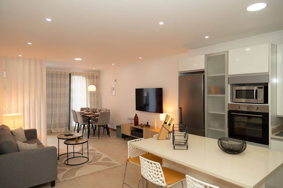 Beach Proximity Townhouse w/ Bbq & Free Wi-Fi in Machico, Madeira