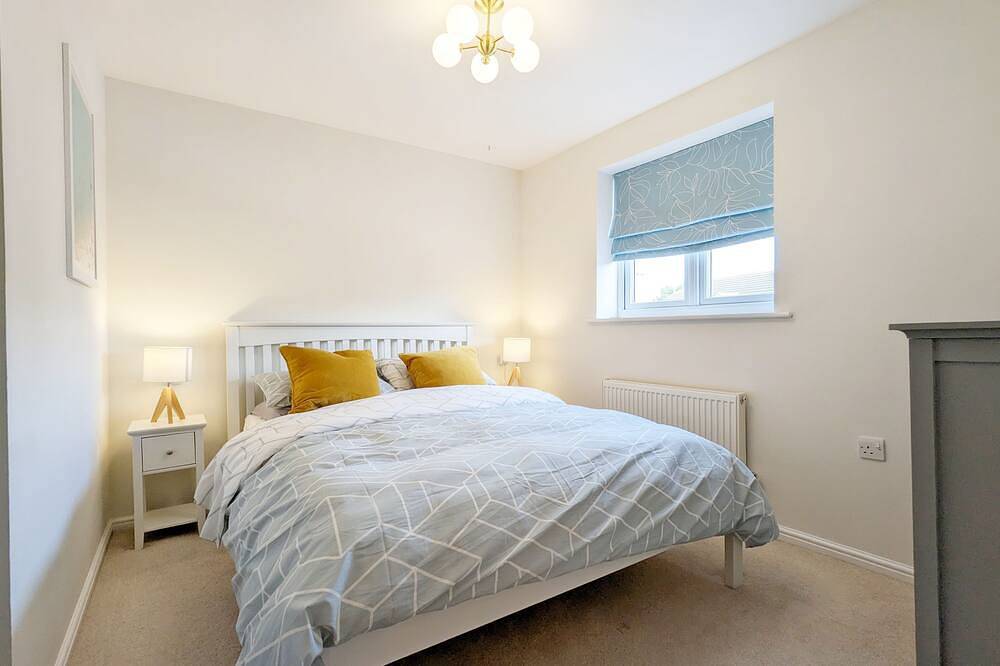 Cabane Mont Fort - sleeps 6 guests  in 3 bedrooms in West Wittering, West Sussex