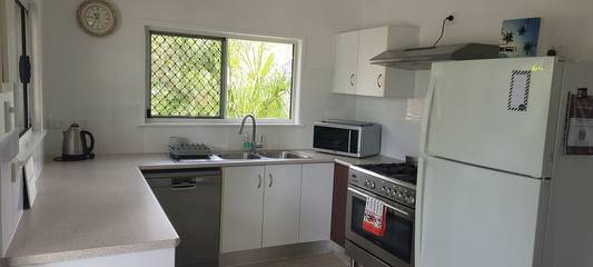 Log Cabin for 4 People in Agnes Water, Queensland, Photo 1