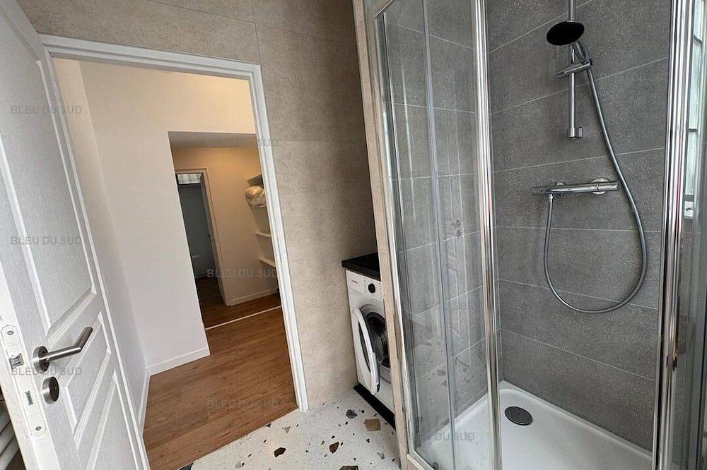 Appartement entier, Appartement T3 rénové avec terrasses et vue montagnes – Vernet-les-Bains in Vernet-les-Bains, Parc naturel régional des Pyrénées catalanes
