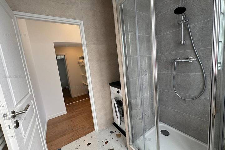 Entire apartment, Renovated apartment with 2 bedrooms, terraces and mountain views – Vernet-les-Bains in Vernet-les-Bains, Parc naturel régional des Pyrénées catalanes