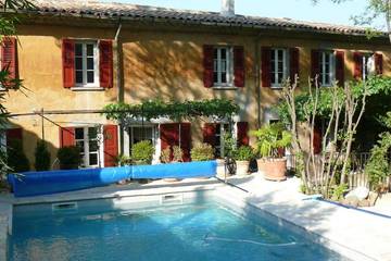 Gîte pour 5 personnes, avec piscine à Peynier