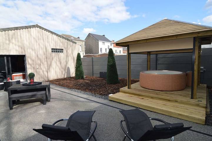 Location de vacances pour 2 personnes, avec terrasse ainsi que sauna et jacuzzi à Welkenraedt