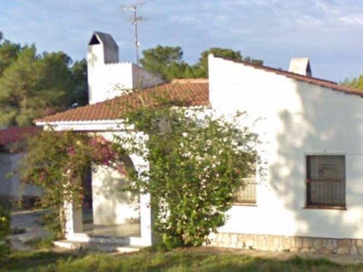 Location de vacances pour 6 personnes, avec terrasse ainsi que piscine et jardin, animaux acceptés dans Les Tres Cales - 4