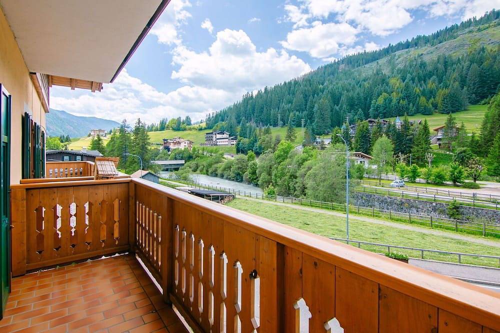 Appartamento intero, Accogliente appartamento per 2 persone con Wifi, Tv, balcone, animali ammessi e parcheggio in Soraga, Dolomiti Superski