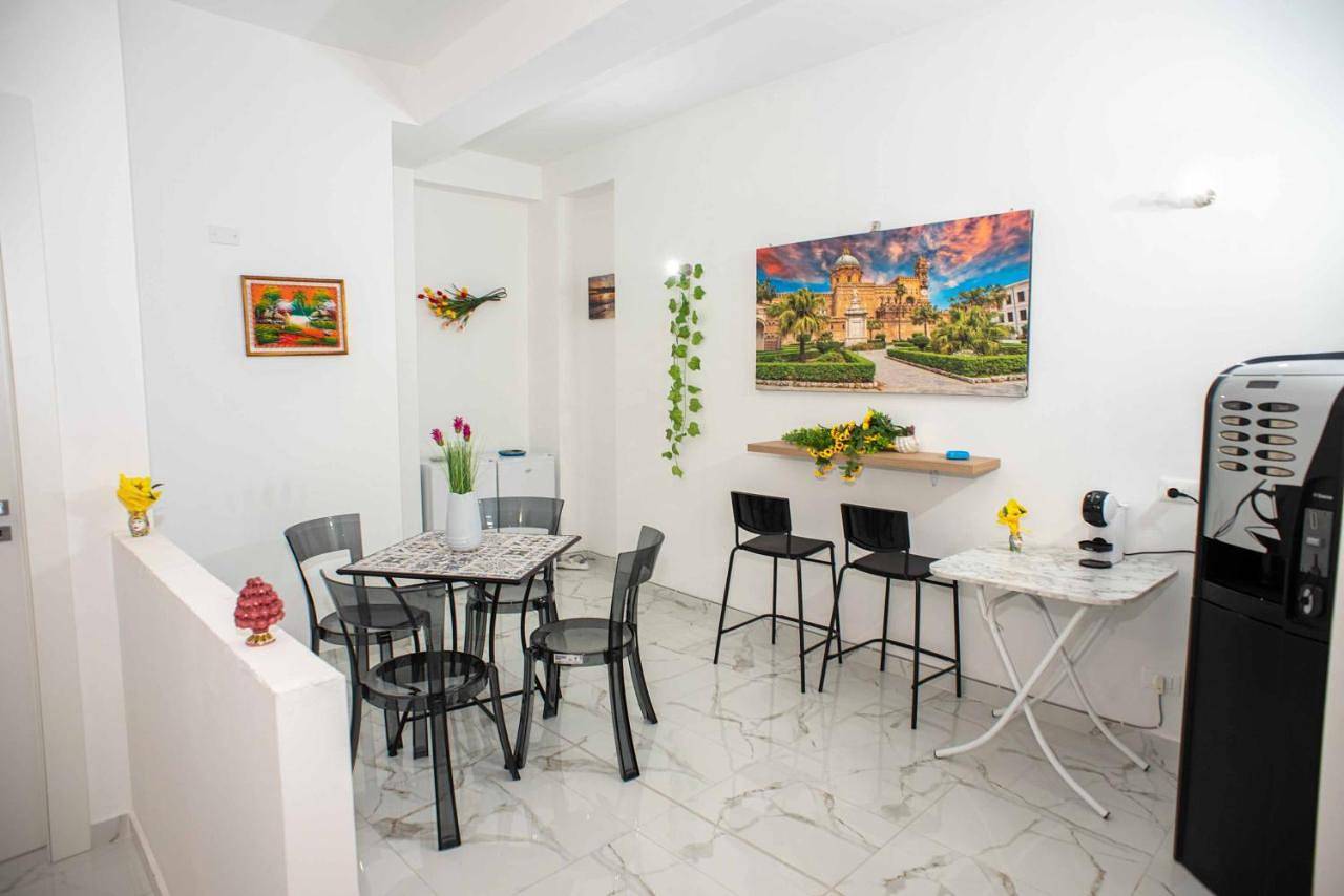 Double Room with Private Bathroom in Isola delle Femmine, Provincia di Palermo