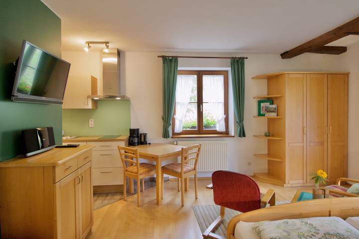 Ferienwohnung für 2 Personen, mit Balkon und Garten sowie Sauna in Owingen - 2