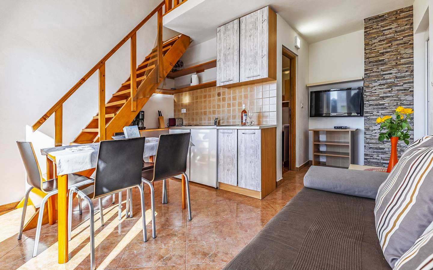 Appartamento intero, Istriensonne 0779 - Dani-1, Studio mit Galerie in Medulin (città), Medolino