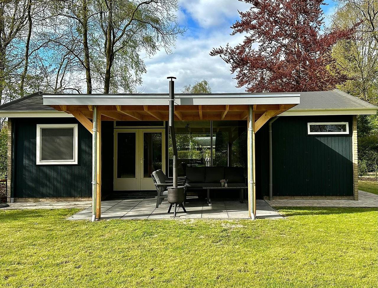 Freistehender Bungalow für 4 Personen mit großem Garten und überdachter Terrasse in Pesse in Pesse, Nationalpark Dwingelderveld