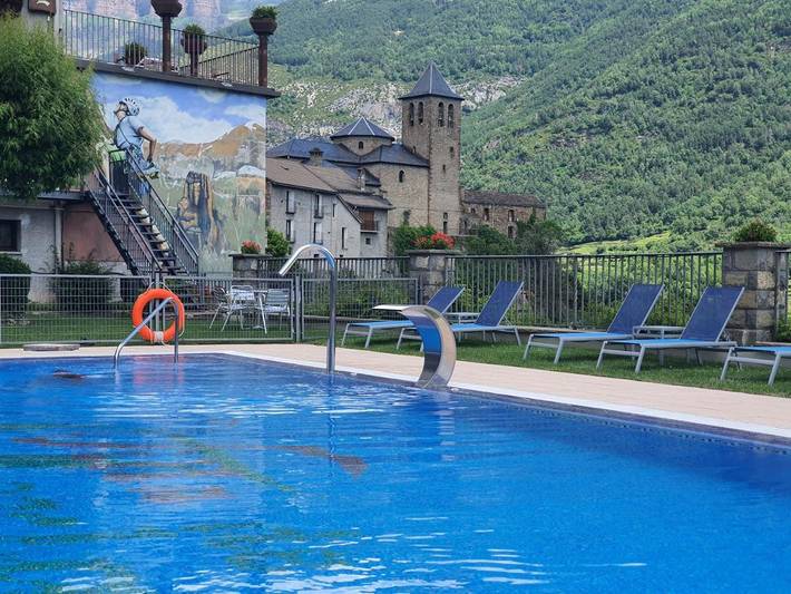 Hôtel pour 2 personnes, avec Balcon et Terrasse ainsi que Jardin et Piscine