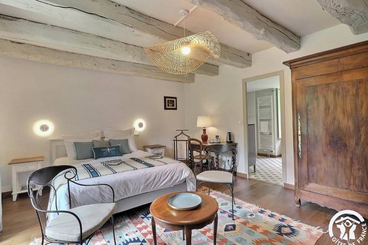 Chambre d’hôte pour 5 personnes, avec piscine ainsi que vue et jardin à Dol-de-Bretagne - 2