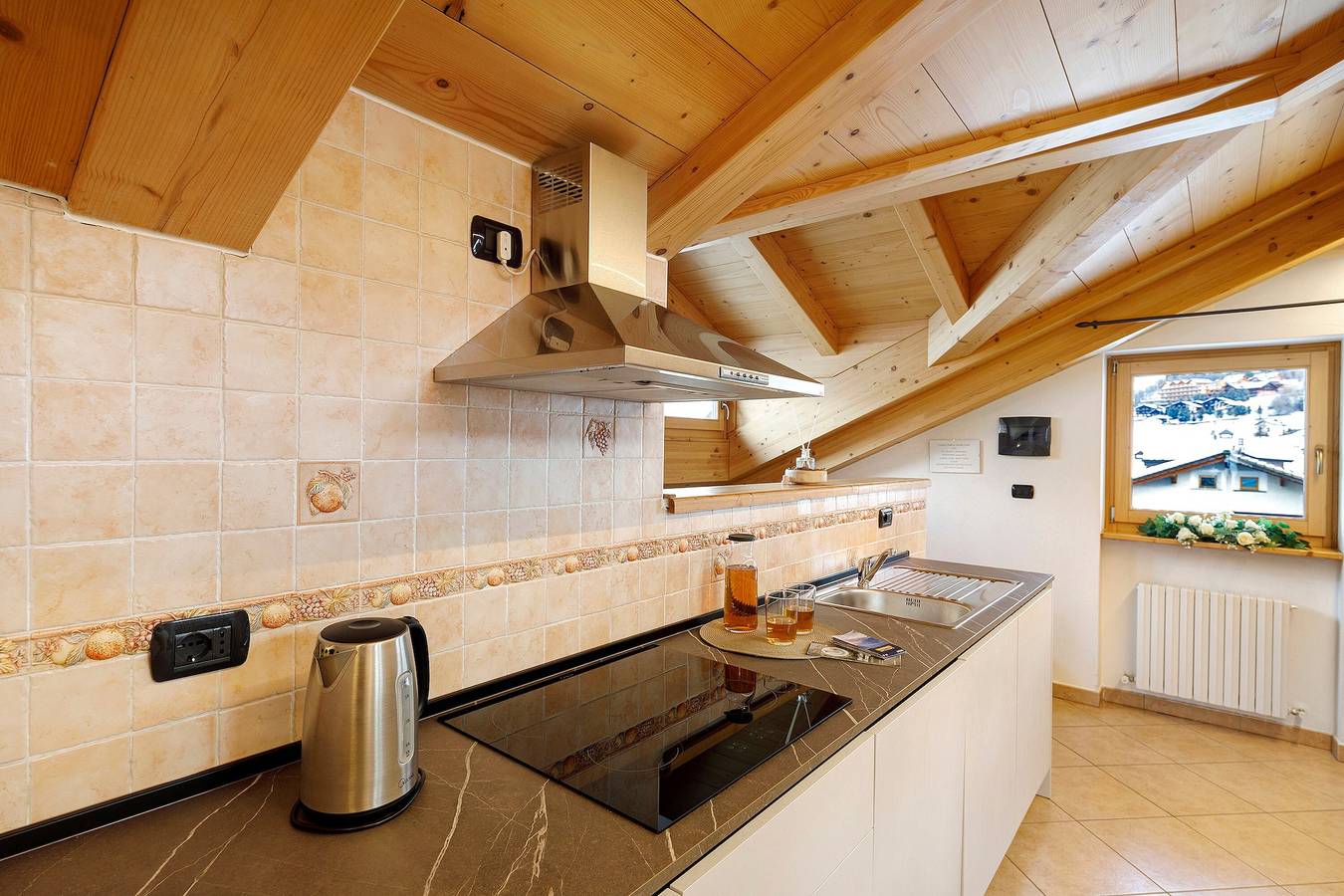 Ganze Wohnung, Apartment 'Dendrites' mit gemeinsamer Terrasse, Balkon und Wlan in Livigno (Stadt), Livigno