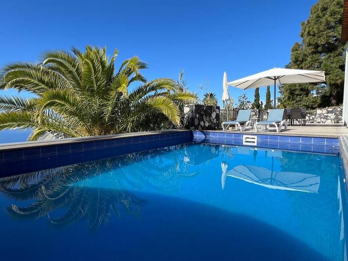 Chalet para 4 personas, con jardín y vistas además de sauna y piscina, Se admiten mascotas en La Palma - 2