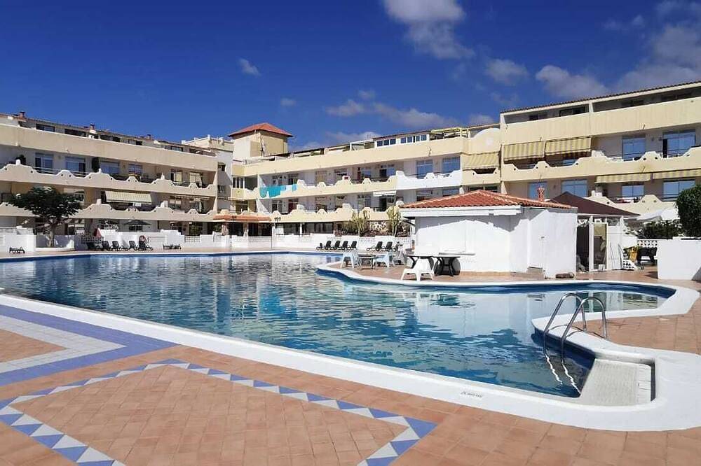 Cosy room , close to beach and swimming pool in Tenerife South in Playa Paraíso, Adeje