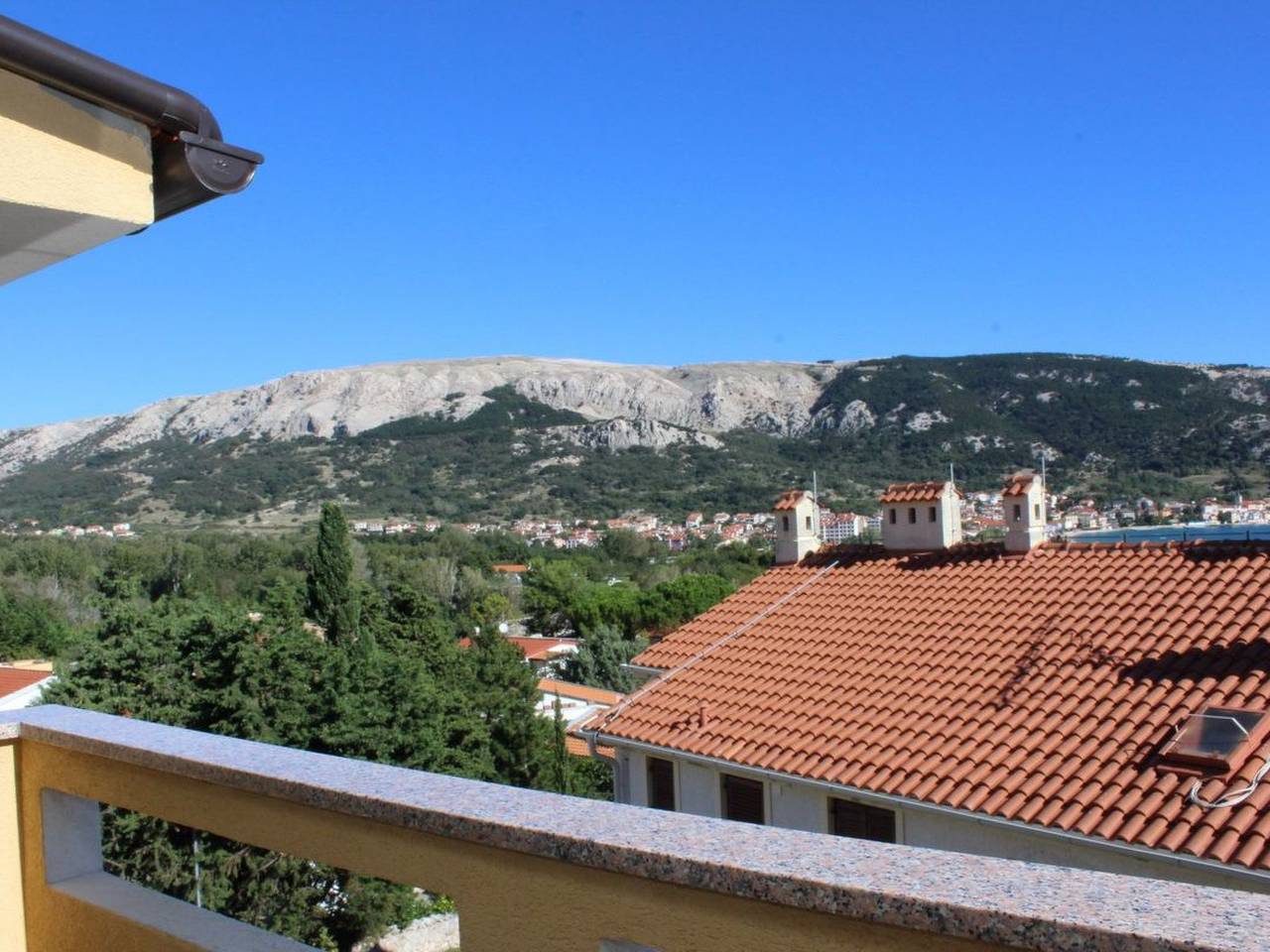 Appartement entier, Wohnung in Baška mit Eigenem Balkon in Zarok, Baška