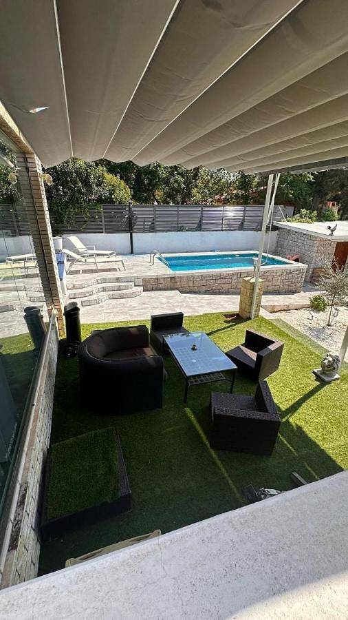 Chalet para 8 personas, con piscina además de jacuzzi y jardín en Hoya de Buñol - 2