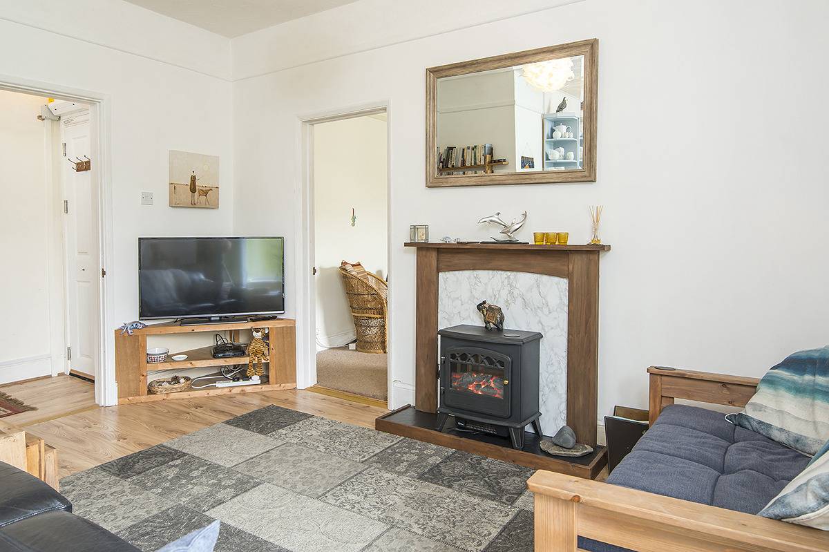 Entire holiday apartment, Glen Holme in Little Haven, Pembrokeshire