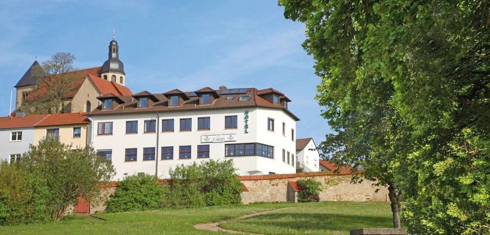 Hotel für 2 Personen, mit Balkon und Terrasse sowie Garten und Ausblick in Petersberg - 2