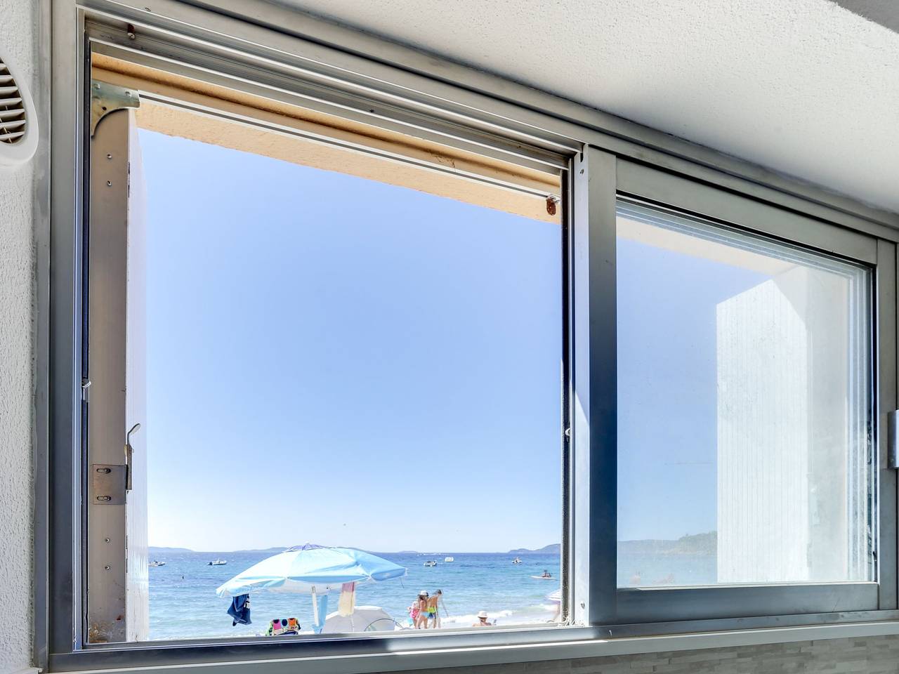 Entire apartment, Les Sables d'Aiguebelle in Plage d'Aiguebelle, Le Lavandou