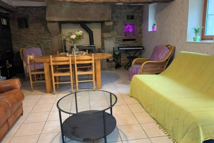 Location de vacances pour 10 personnes, avec terrasse et jardin à Lannion