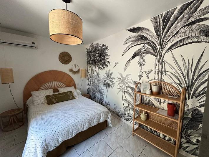 Chambre d’hôte pour 2 personnes, avec Terrasse et Jardin ainsi que Piscine et Vue