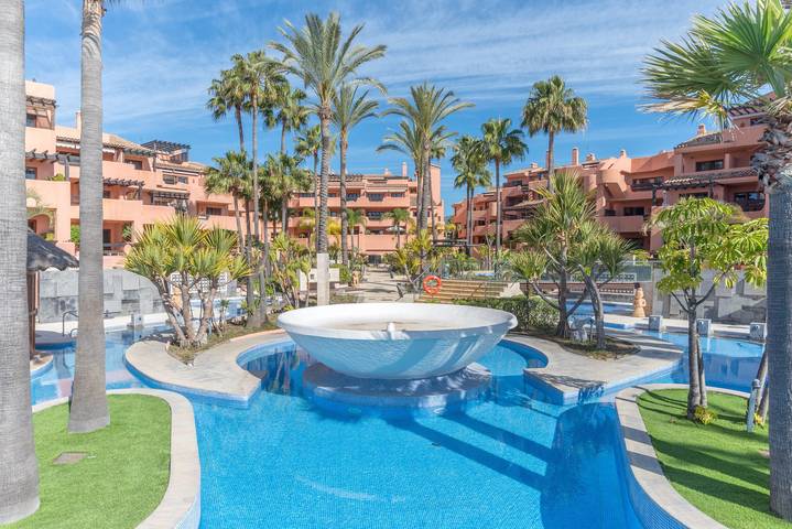 Geheel appartement, Appartement aan het strand met zeezicht in Sol Granados del Mar, Estepona