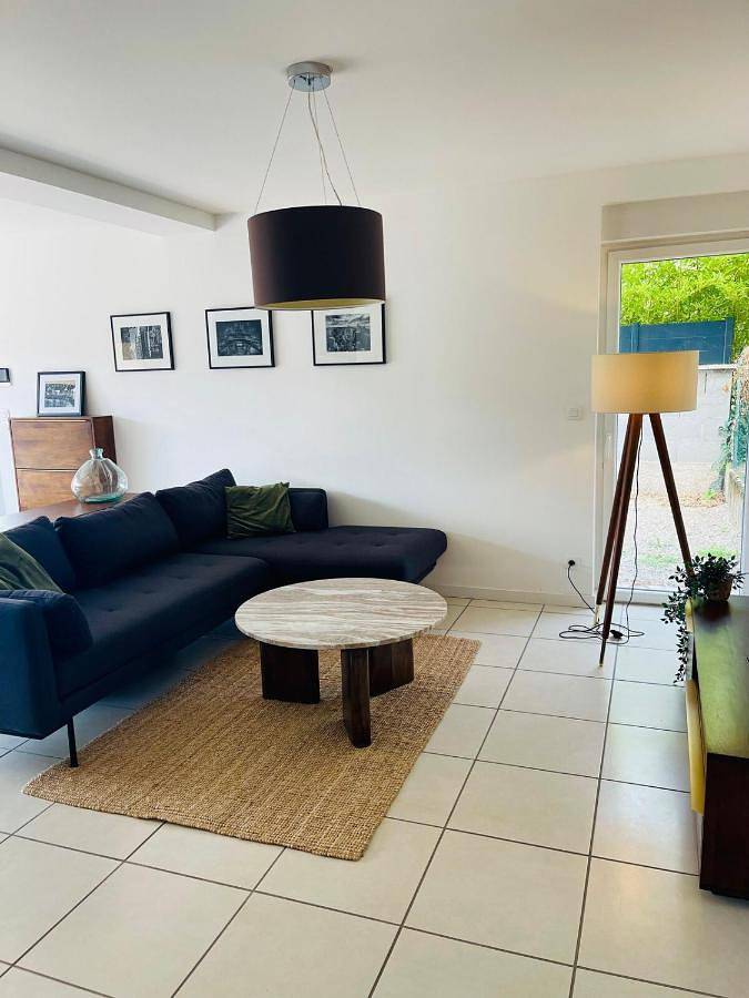 Gîte pour 4 personnes, avec piscine et jardin à Chanas - 2