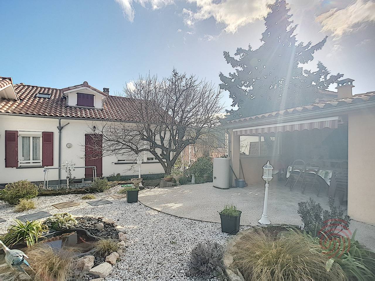 Apartamento entero, Apartamento acogedor con terraza privada, cerca de termas y centro, admite mascotas in Lamalou-les-Bains, Region de Béziers