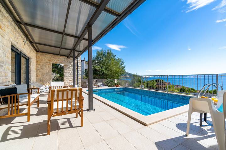 Villa for 8 personer med havblik in Dugi Rat, Omiš-Riviera