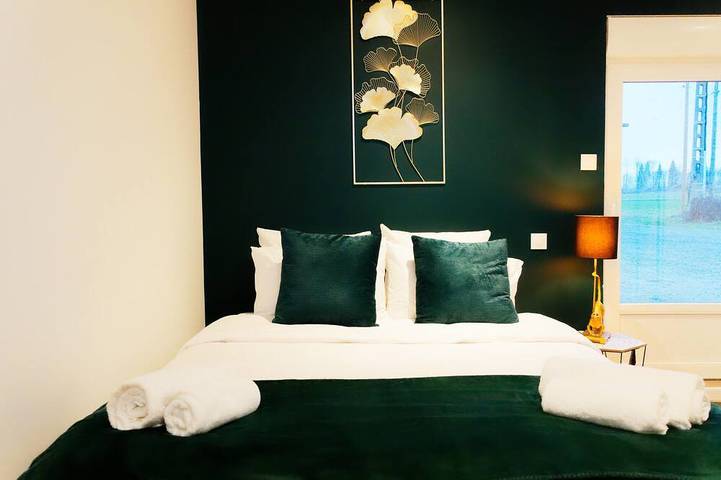 Location de vacances pour 15 personnes, avec jardin dans Voivres-lès-le-Mans